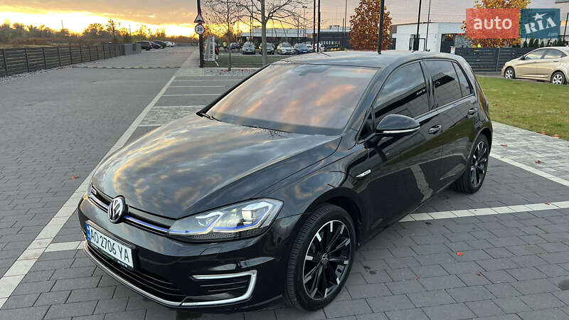 Хэтчбек Volkswagen e-Golf 2018 в Мукачево