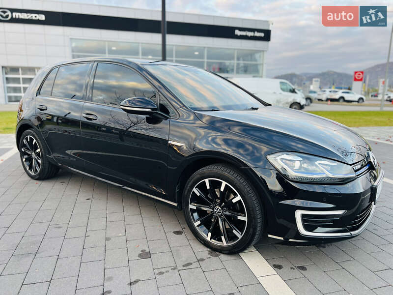 Хэтчбек Volkswagen e-Golf 2018 в Мукачево