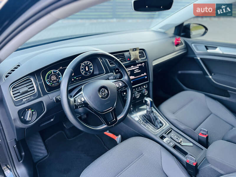 Хэтчбек Volkswagen e-Golf 2018 в Мукачево