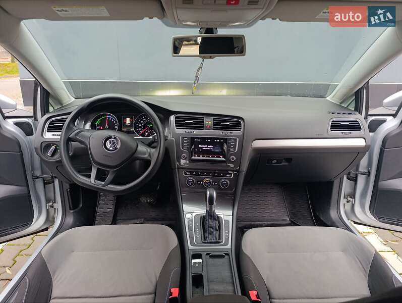 Хэтчбек Volkswagen e-Golf 2015 в Хмельницком фото 12 Хэтчбек Volkswagen e-Golf 2015 в Хмельницком