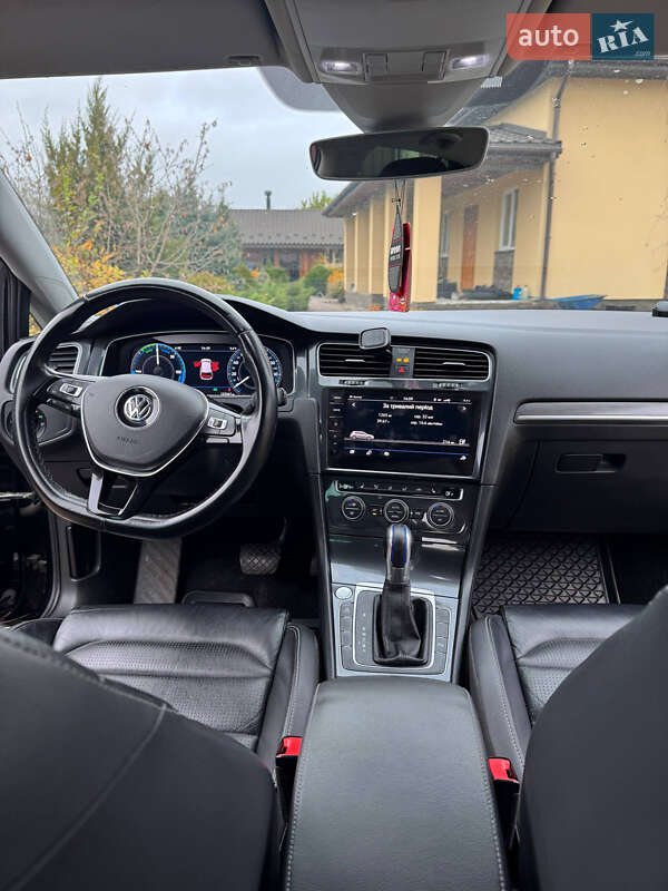Хетчбек Volkswagen e-Golf 2019 в Києві