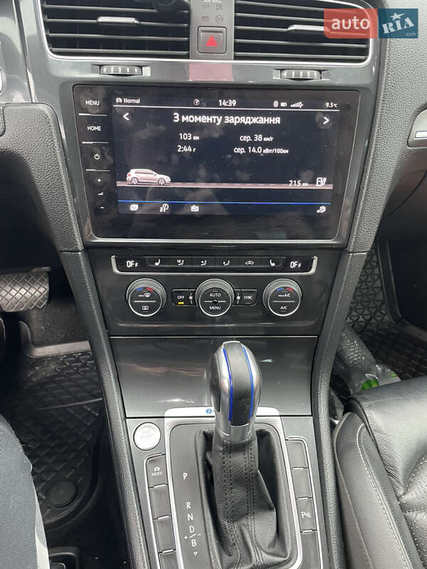 Хетчбек Volkswagen e-Golf 2019 в Києві