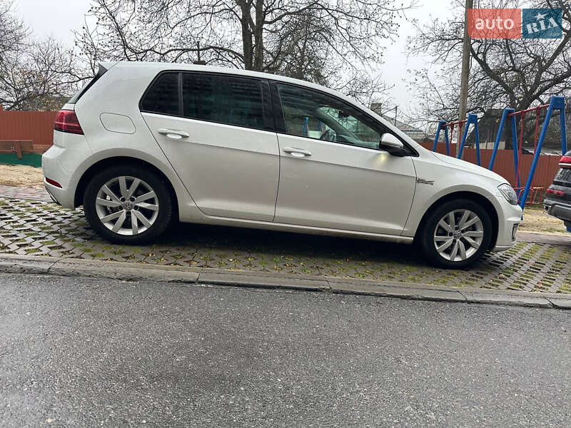 Хэтчбек Volkswagen e-Golf 2018 в Тернополе