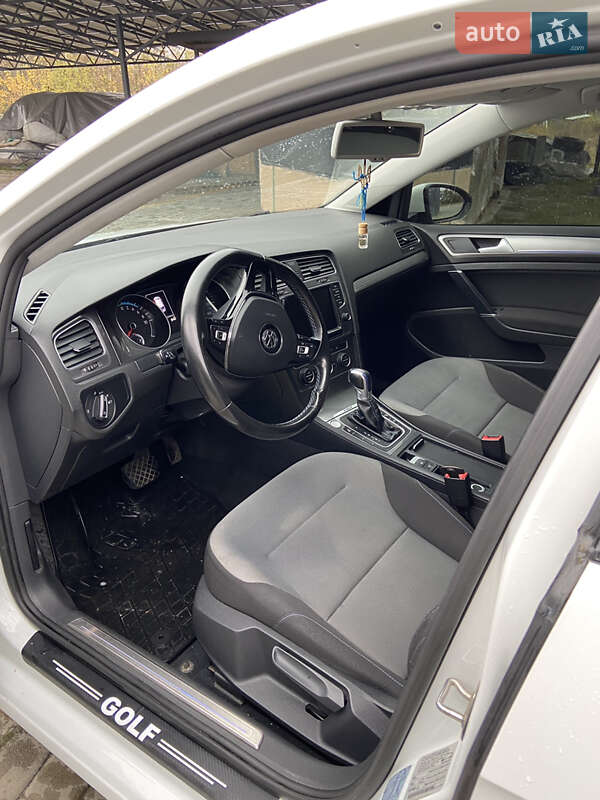 Хетчбек Volkswagen e-Golf 2014 в Львові