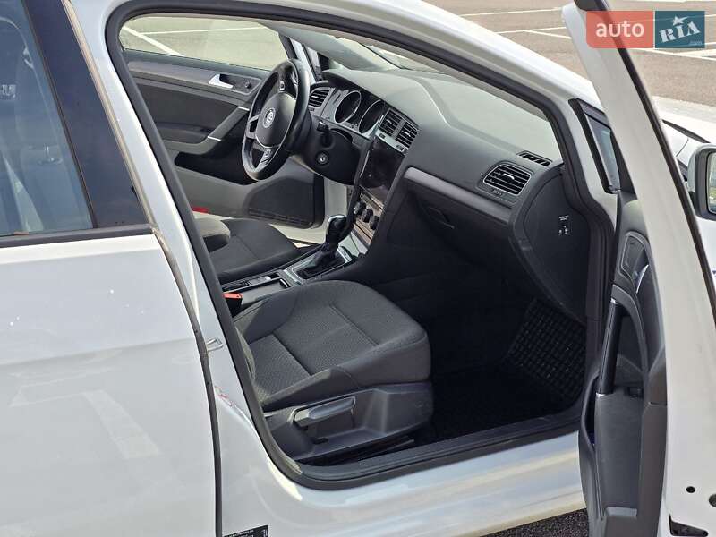 Хэтчбек Volkswagen e-Golf 2020 в Ровно