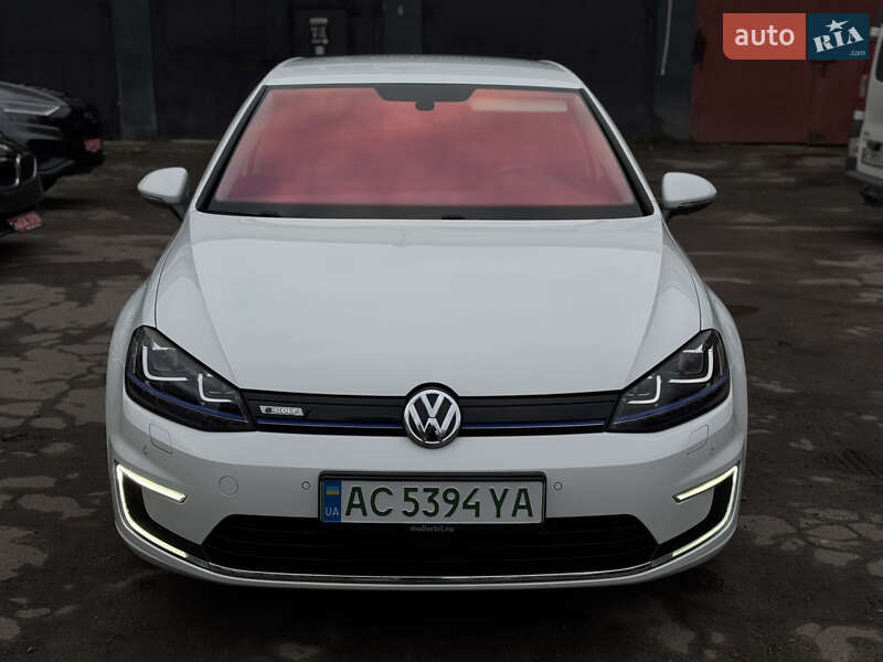 Volkswagen e-Golf 2015