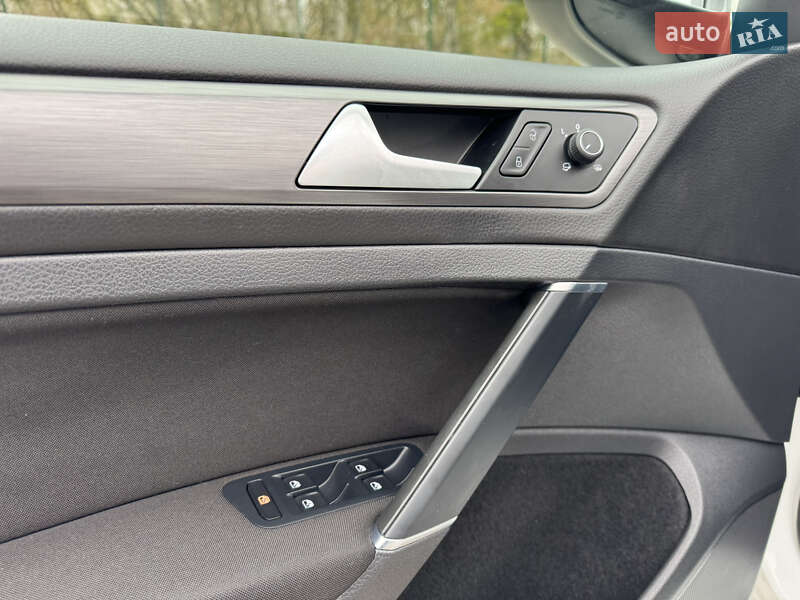 Хэтчбек Volkswagen e-Golf 2019 в Луцке