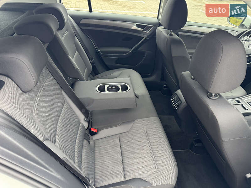 Хэтчбек Volkswagen e-Golf 2019 в Луцке