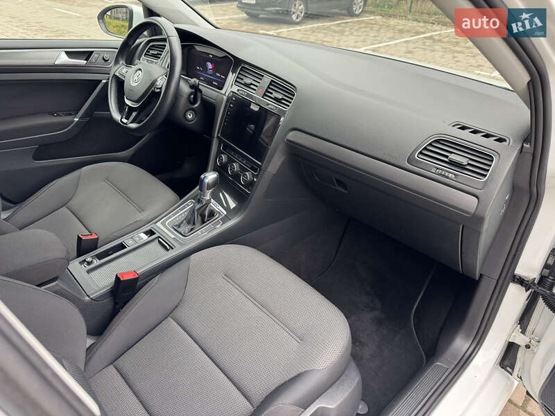 Хэтчбек Volkswagen e-Golf 2019 в Луцке