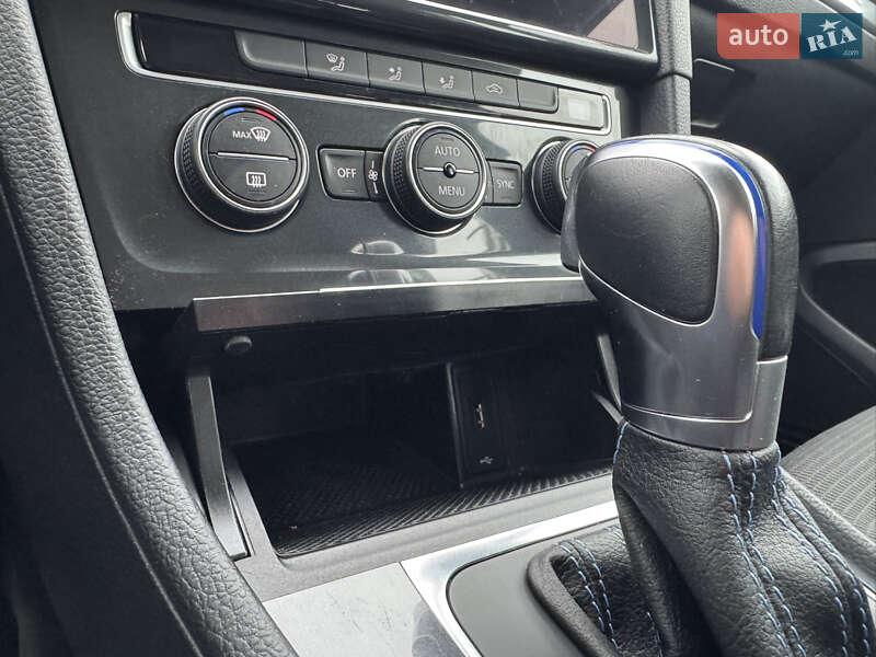 Хэтчбек Volkswagen e-Golf 2019 в Луцке