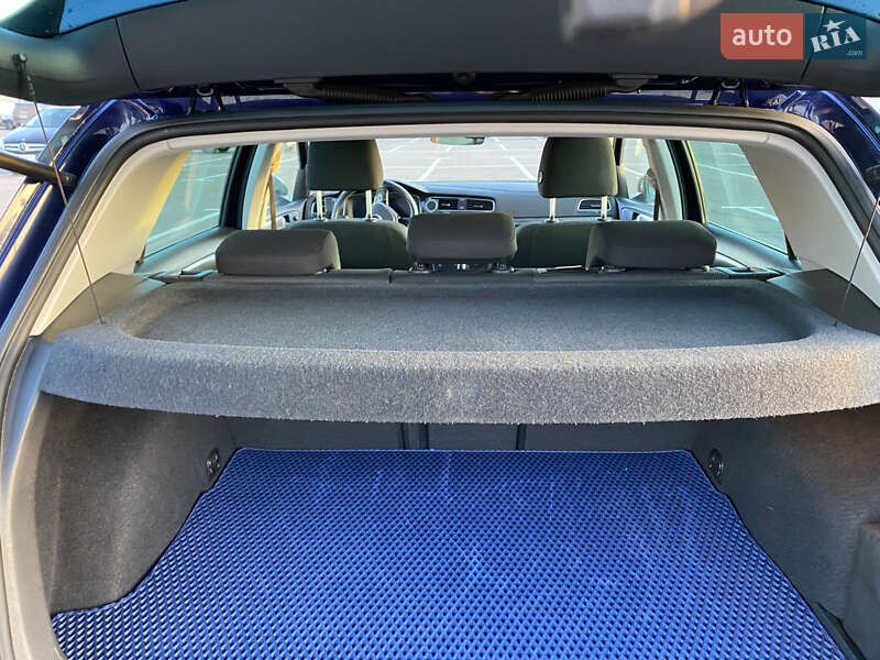 Хэтчбек Volkswagen e-Golf 2018 в Львове