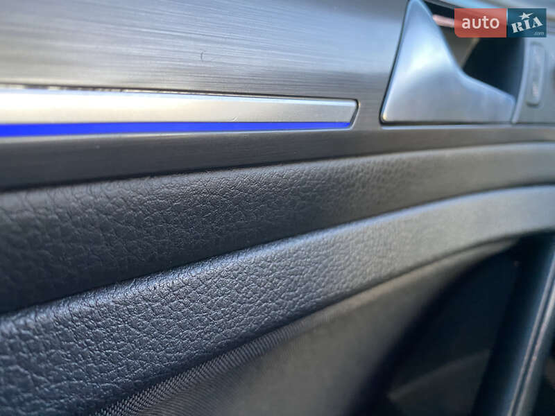 Хэтчбек Volkswagen e-Golf 2018 в Львове