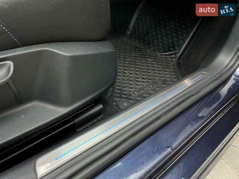 Хэтчбек Volkswagen e-Golf 2015 в Львове