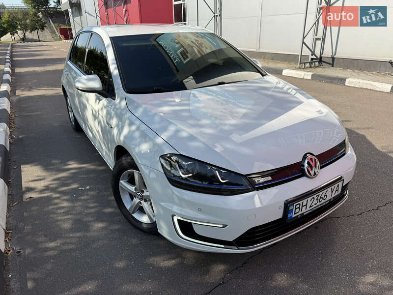 Хэтчбек Volkswagen e-Golf 2014 в Киеве