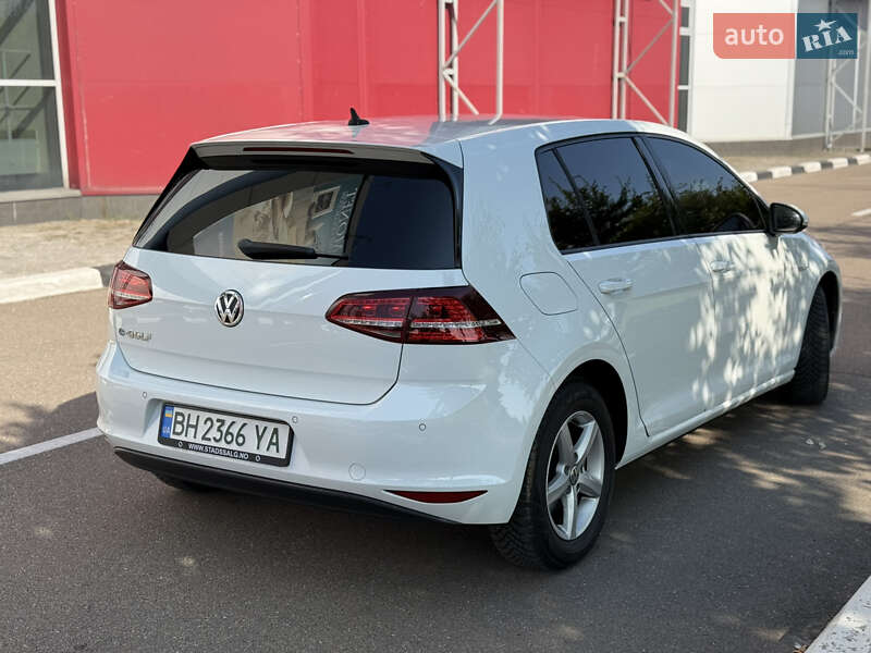Хэтчбек Volkswagen e-Golf 2014 в Киеве
