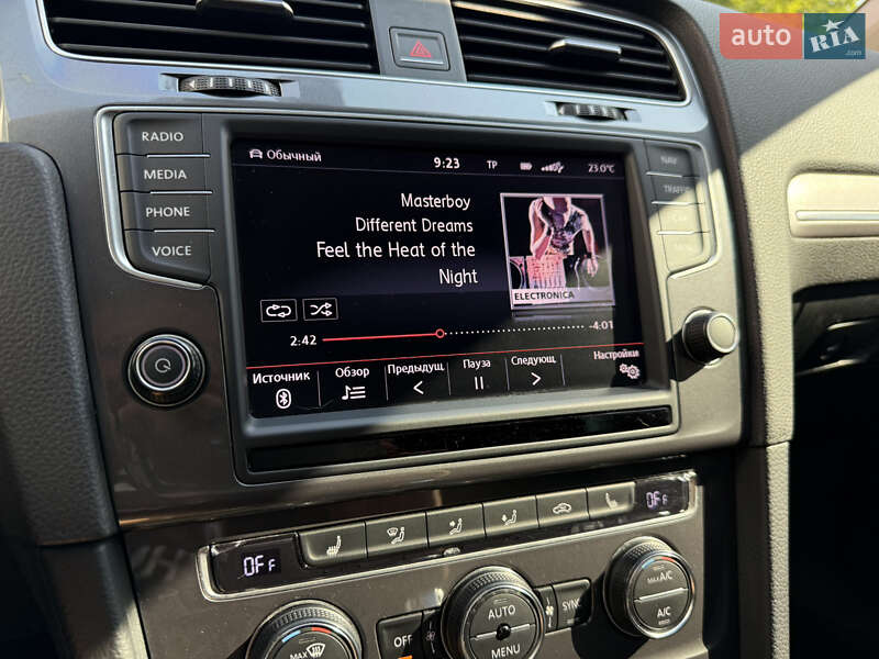 Хэтчбек Volkswagen e-Golf 2014 в Киеве