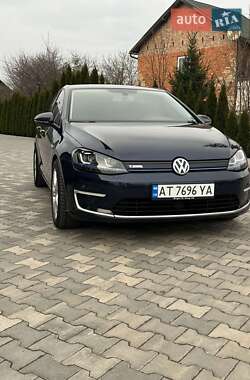 Хэтчбек Volkswagen e-Golf 2015 в Косове