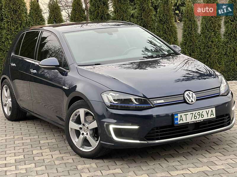 Хетчбек Volkswagen e-Golf 2015 в Косові фото 13 Хетчбек Volkswagen e-Golf 2015 в Косові