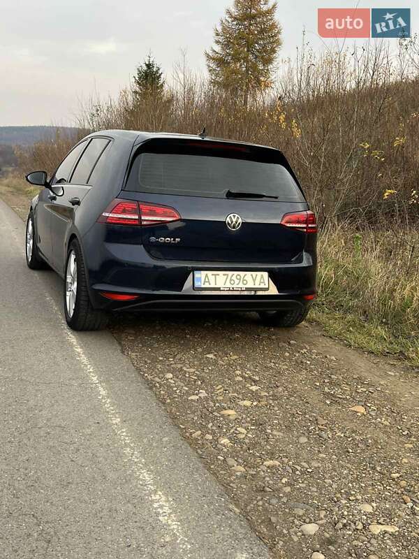 Хетчбек Volkswagen e-Golf 2015 в Косові фото 20 Хетчбек Volkswagen e-Golf 2015 в Косові