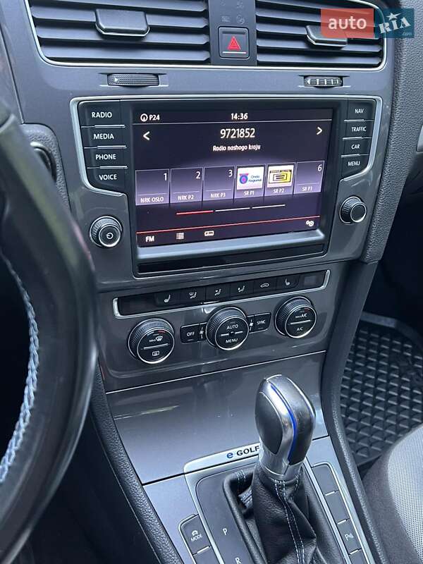 Хетчбек Volkswagen e-Golf 2015 в Косові фото 23 Хетчбек Volkswagen e-Golf 2015 в Косові