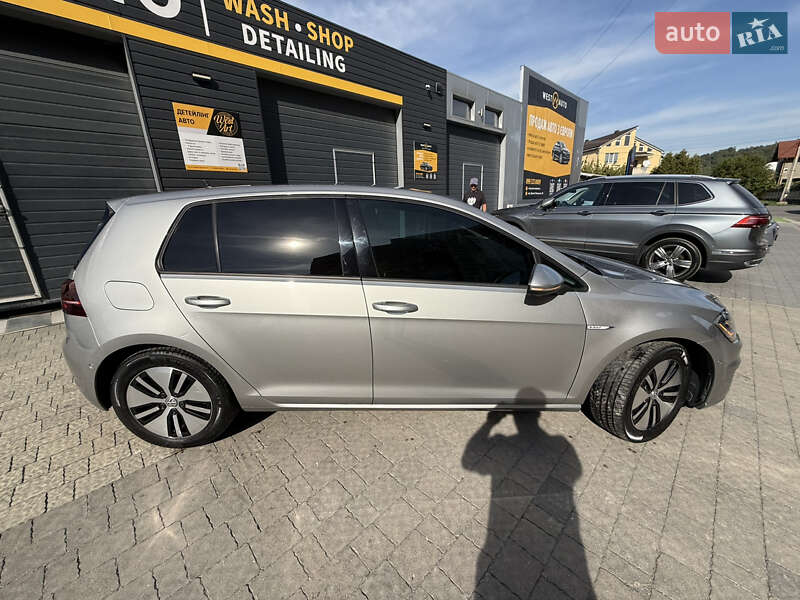 Хэтчбек Volkswagen e-Golf 2017 в Мукачево