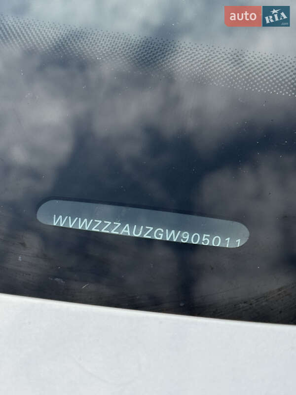 Хэтчбек Volkswagen e-Golf 2015 в Тернополе