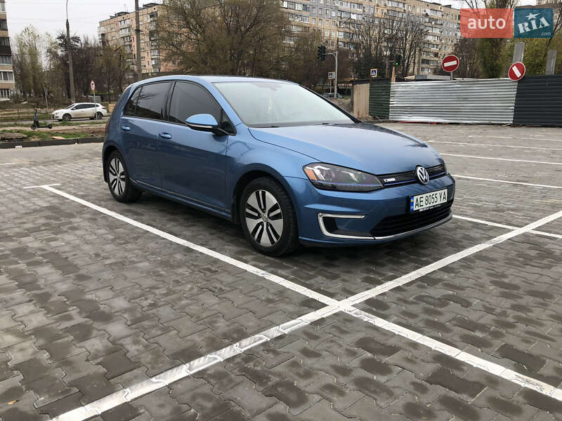 Volkswagen e-Golf 2015
