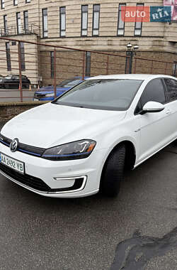 Хэтчбек Volkswagen e-Golf 2016 в Киеве