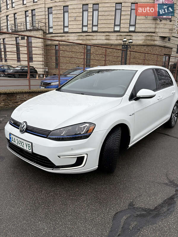 Volkswagen e-Golf 2016