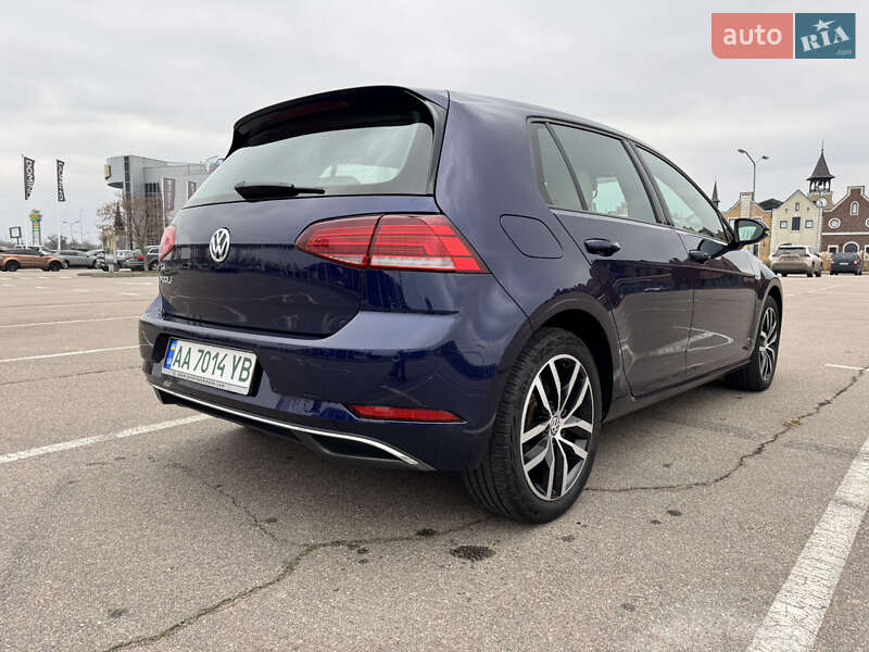 Хэтчбек Volkswagen e-Golf 2020 в Киеве