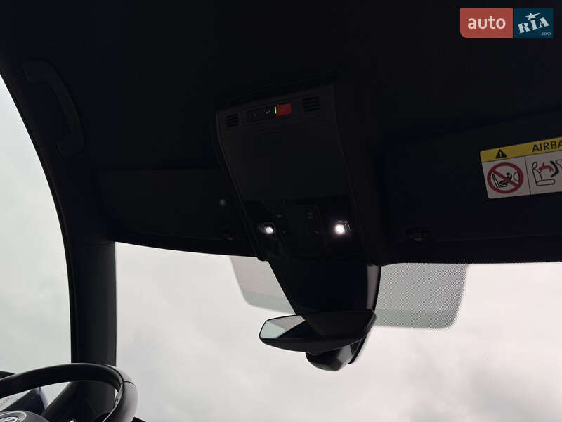 Хэтчбек Volkswagen e-Golf 2020 в Киеве