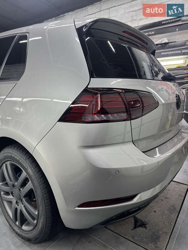 Хэтчбек Volkswagen e-Golf 2019 в Тальном фото 10 Хэтчбек Volkswagen e-Golf 2019 в Тальном