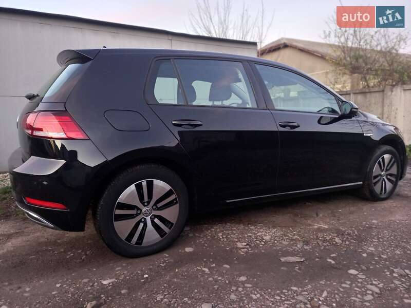 Хэтчбек Volkswagen e-Golf 2018 в Дрогобыче