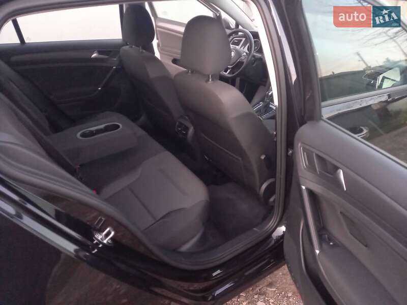 Хэтчбек Volkswagen e-Golf 2018 в Дрогобыче