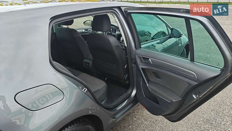 Хэтчбек Volkswagen e-Golf 2018 в Глевахе