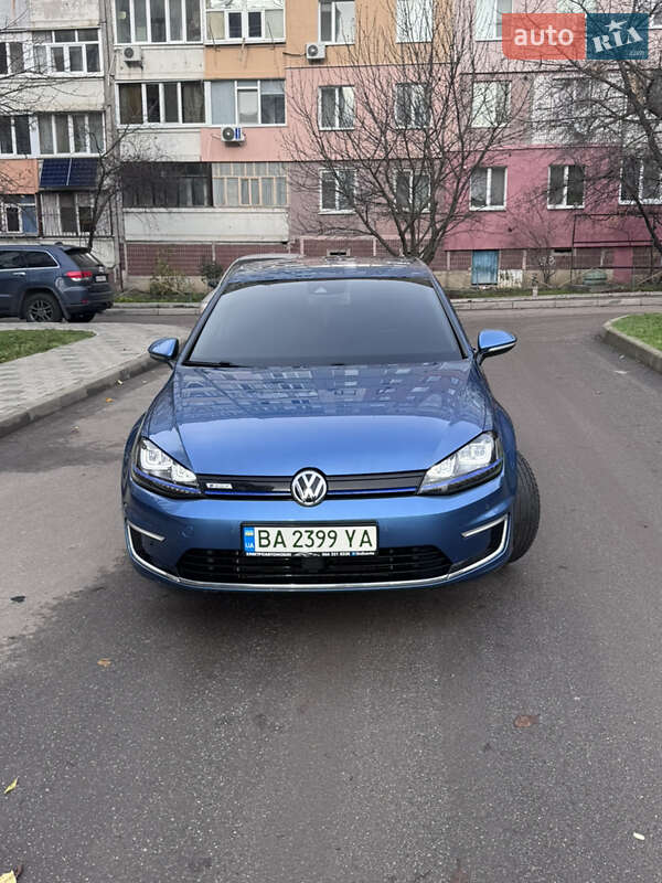 Хетчбек Volkswagen e-Golf 2015 в Кропивницькому