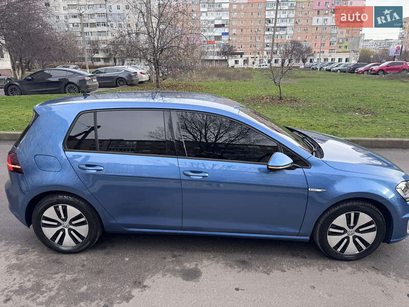 Хетчбек Volkswagen e-Golf 2015 в Кропивницькому