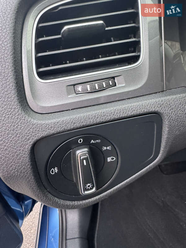 Хетчбек Volkswagen e-Golf 2015 в Кропивницькому