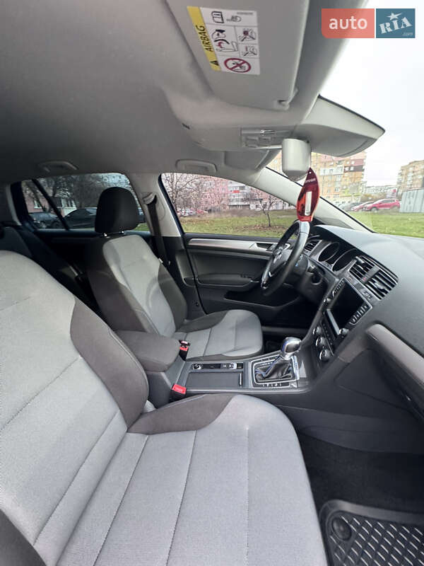 Хетчбек Volkswagen e-Golf 2015 в Кропивницькому