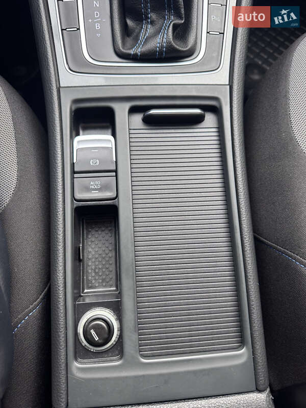 Хетчбек Volkswagen e-Golf 2015 в Кропивницькому