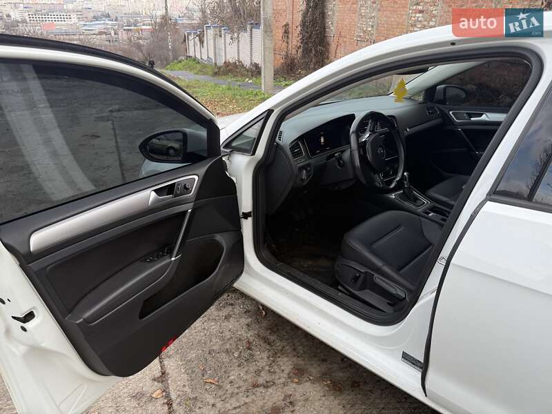 Хэтчбек Volkswagen e-Golf 2015 в Харькове