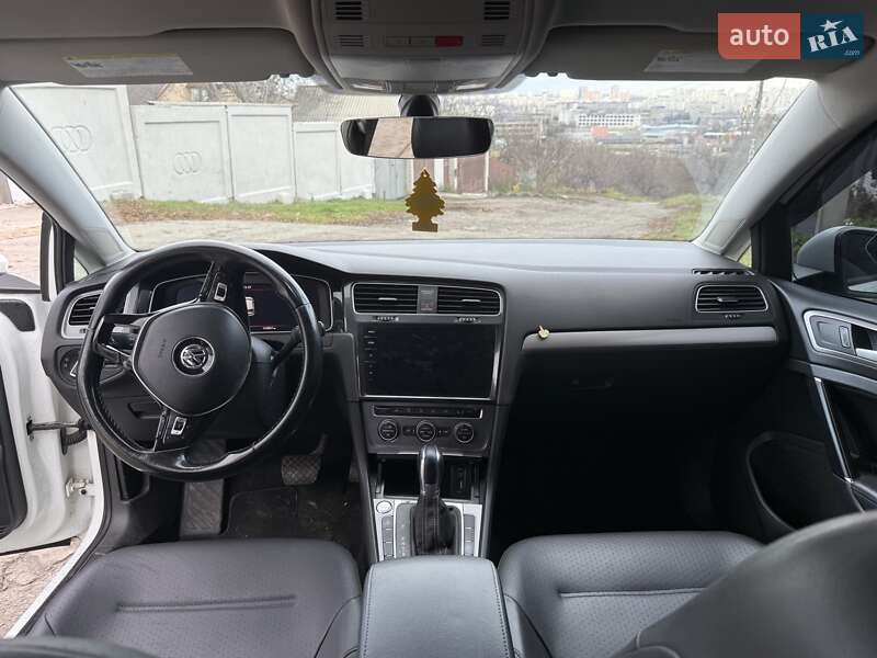 Хэтчбек Volkswagen e-Golf 2015 в Харькове