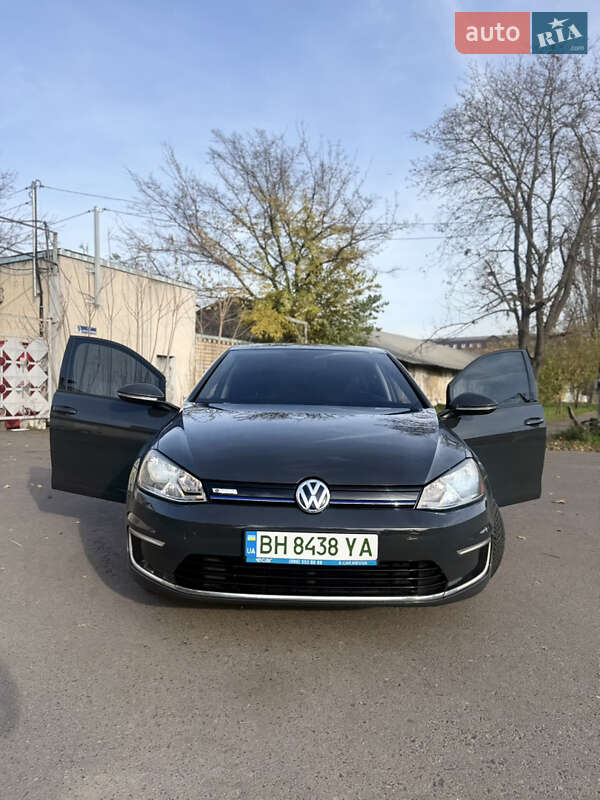 Хетчбек Volkswagen e-Golf 2016 в Одесі