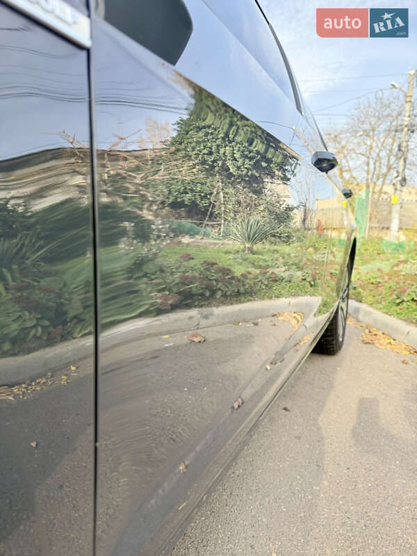 Хетчбек Volkswagen e-Golf 2016 в Одесі