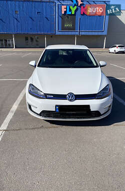 Хэтчбек Volkswagen e-Golf 2015 в Кременчуге