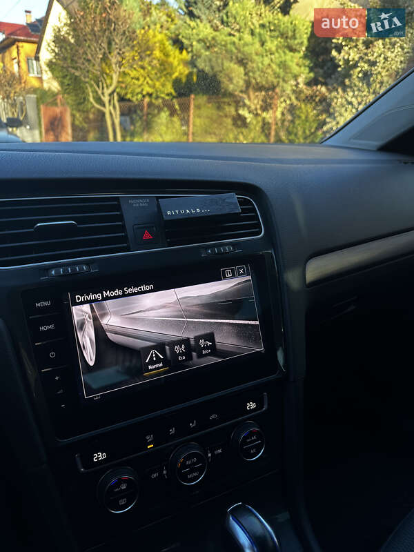 Хетчбек Volkswagen e-Golf 2019 в Львові фото 15 Хетчбек Volkswagen e-Golf 2019 в Львові