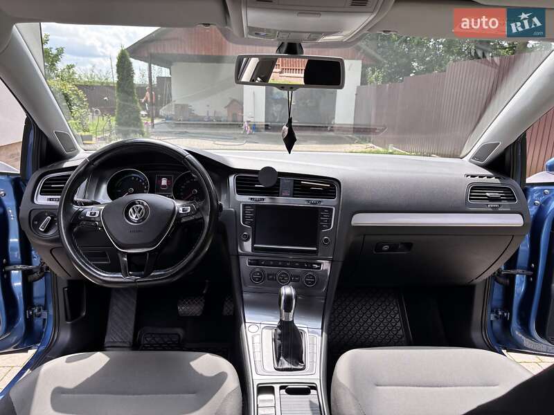 Хэтчбек Volkswagen e-Golf 2016 в Тернополе