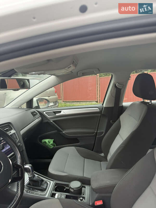 Хетчбек Volkswagen e-Golf 2014 в Тернополі фото 23 Хетчбек Volkswagen e-Golf 2014 в Тернополі