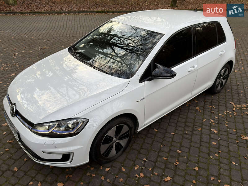 Хэтчбек Volkswagen e-Golf 2017 в Львове