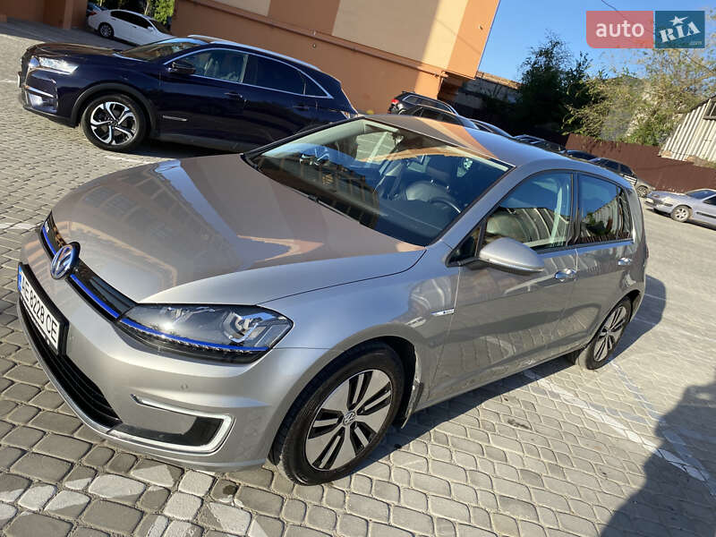 Хетчбек Volkswagen e-Golf 2015 в Дніпрі